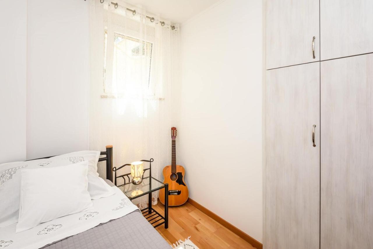 Apartment Jadranka With Sea View In Rogotin Esterno foto