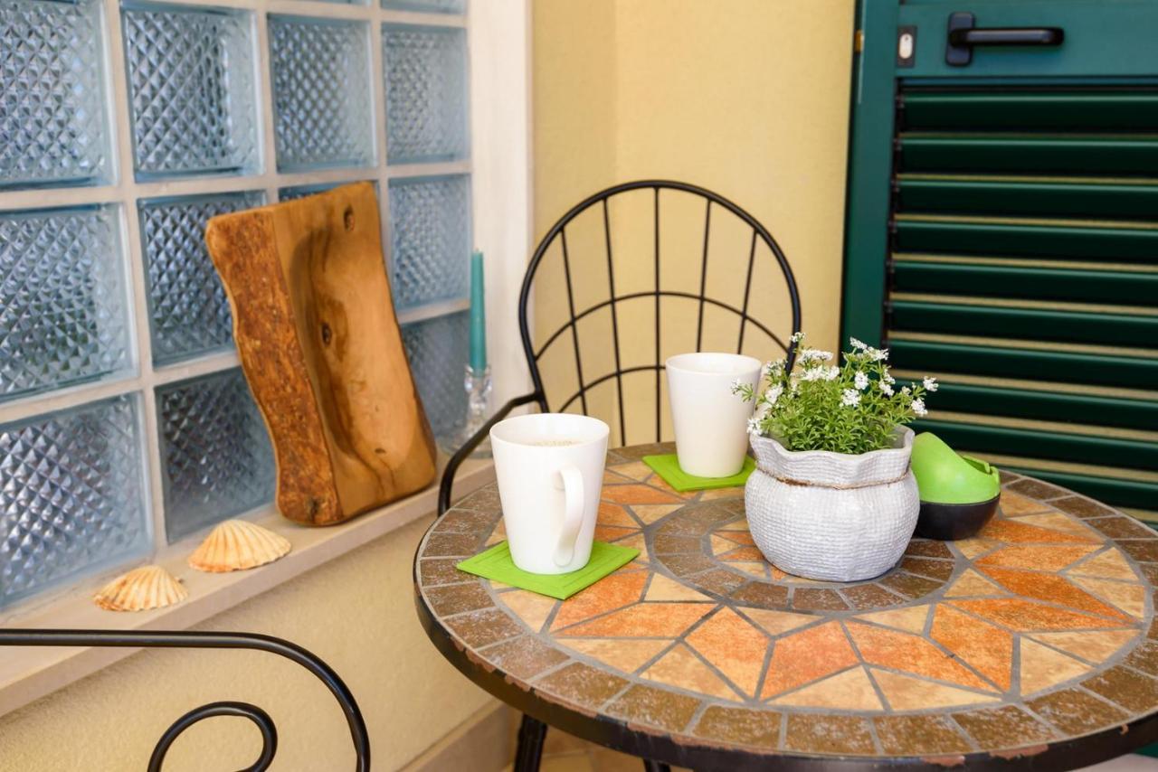 Apartment Jadranka With Sea View In Rogotin Esterno foto