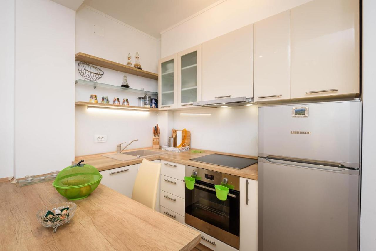 Apartment Jadranka With Sea View In Rogotin Esterno foto