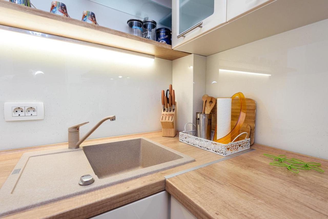 Apartment Jadranka With Sea View In Rogotin Esterno foto